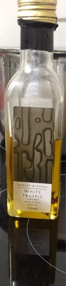 White truffled flavoited oil