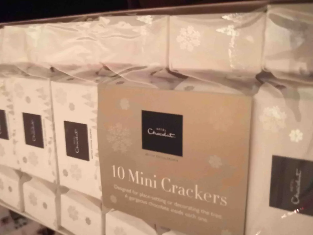 Hotel chocolate crackers