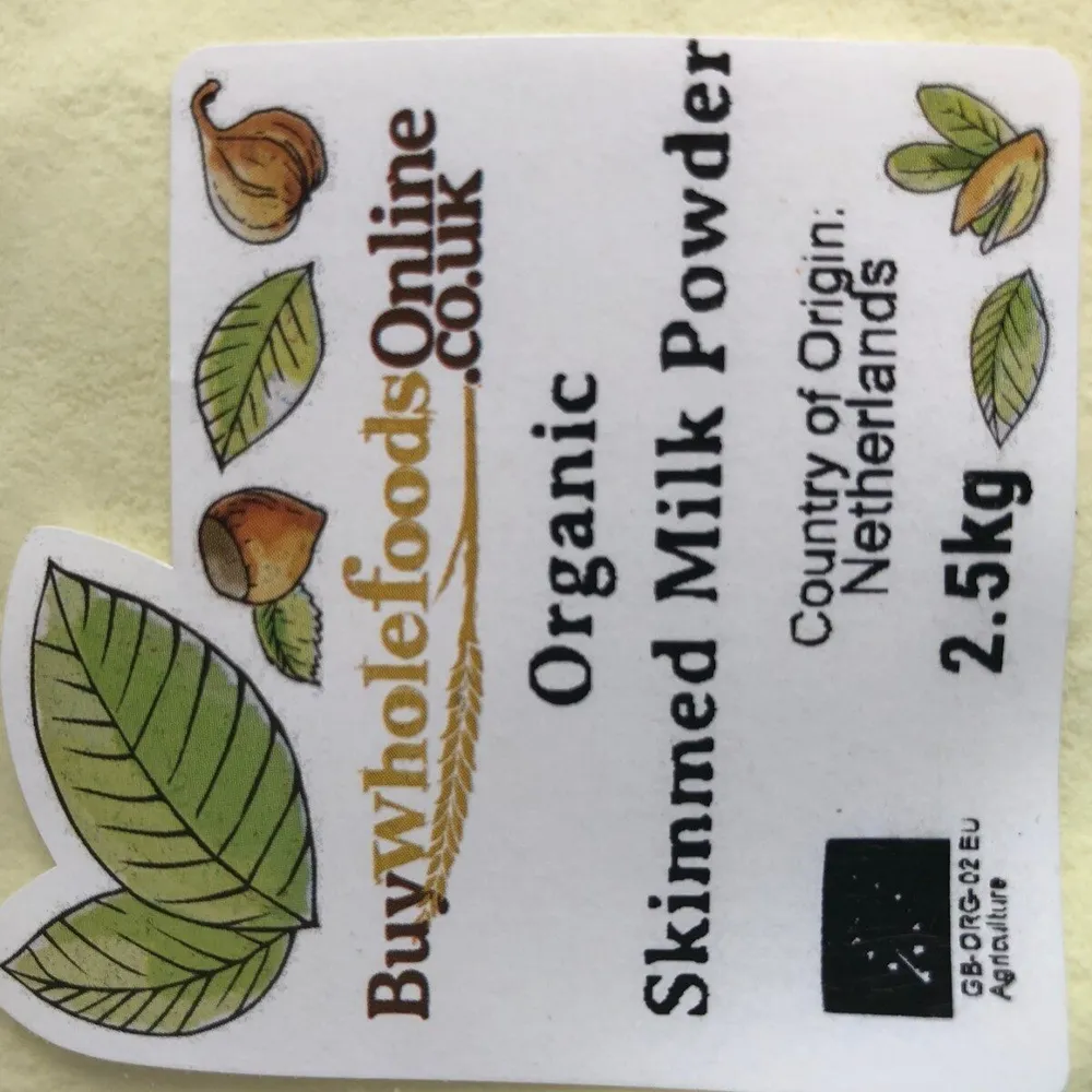 Organic skimmed milk