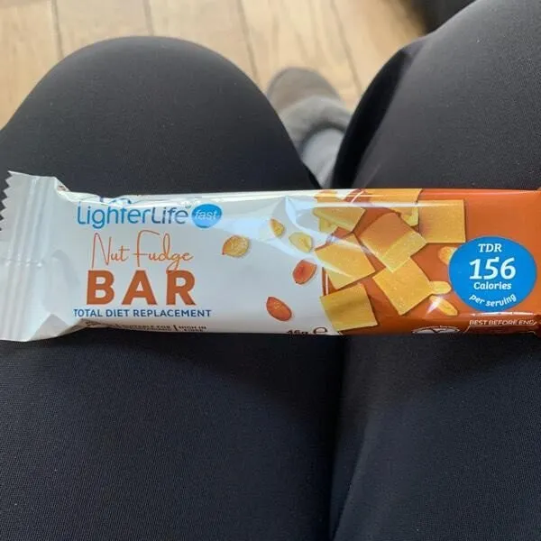 Nut fudge bar