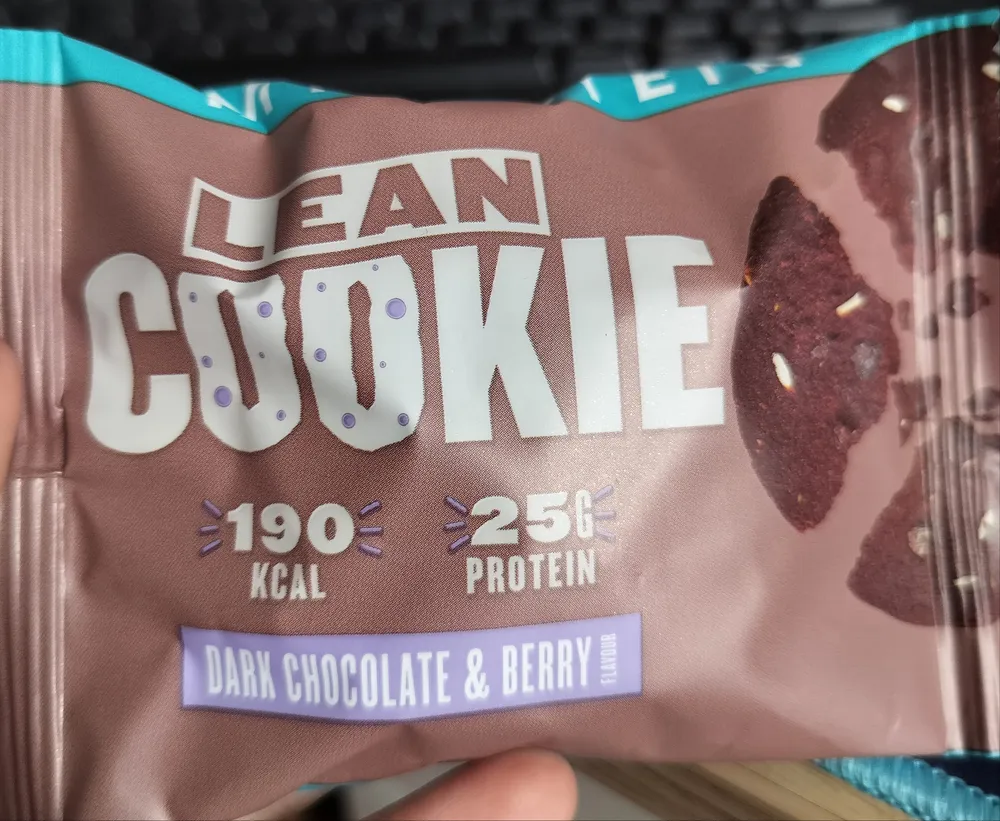 Lean Cookie Dark Chocolate & Berry Flavor