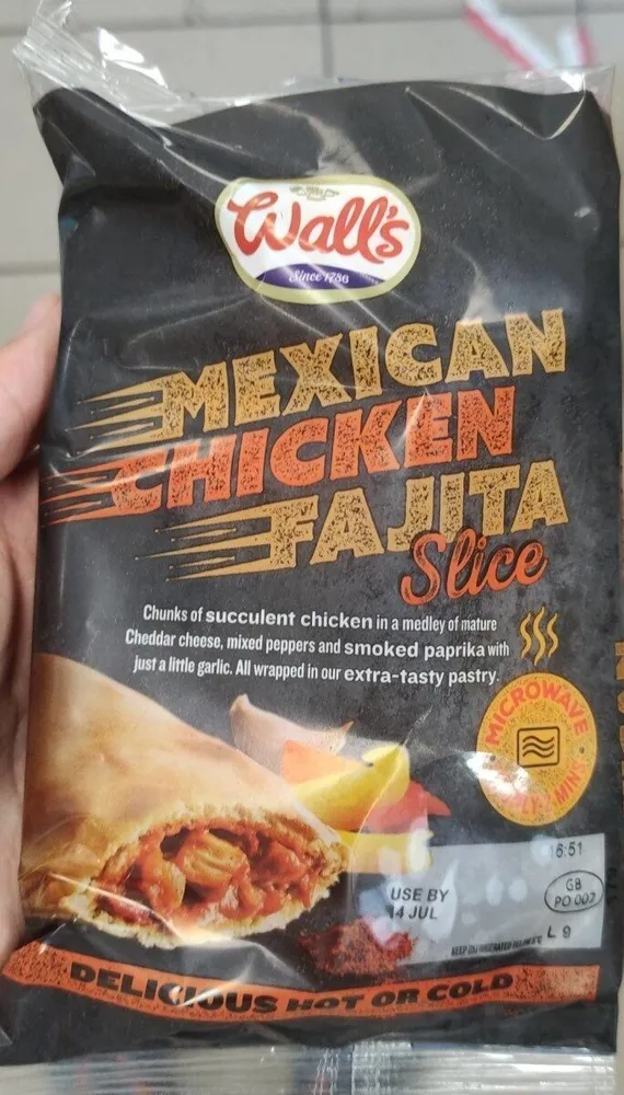 Mexican chicken fajita slice