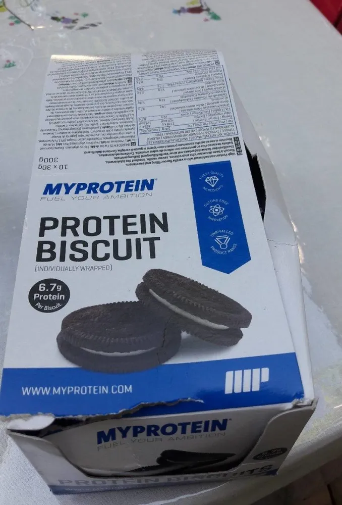 Protein biscuit