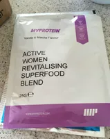 Active women revitalising superfood blend