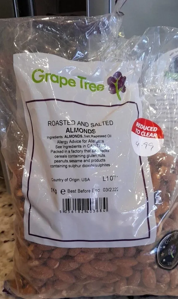 Roasted and salted almonds