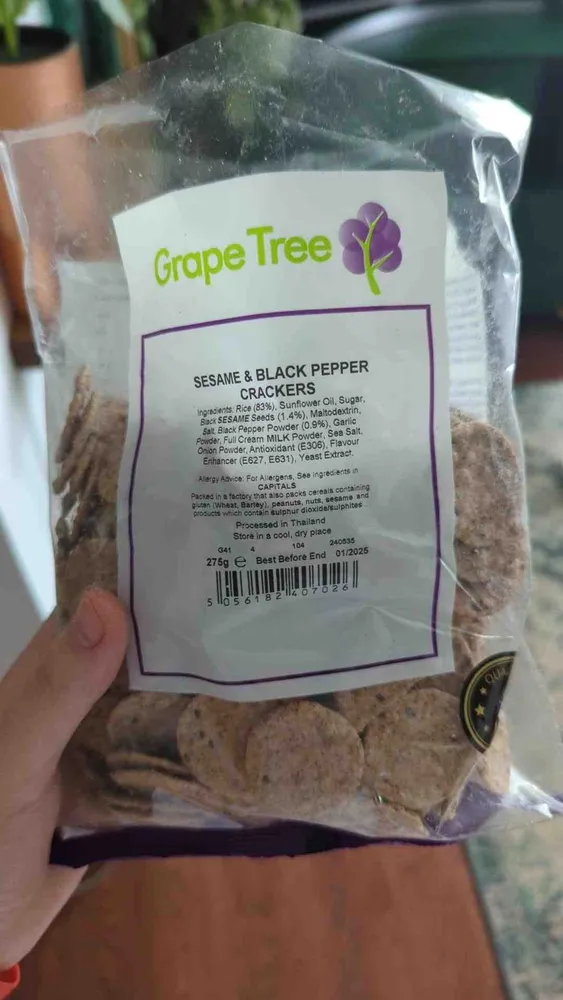 Sesame & black pepper crackers