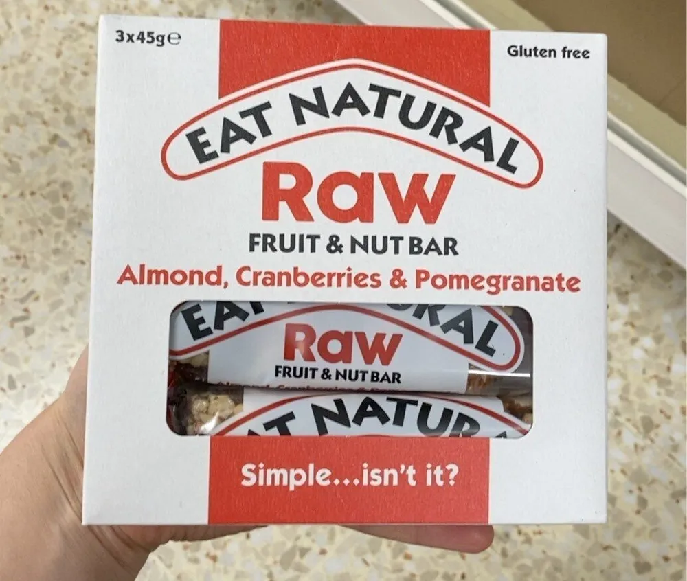 Raw fruit & nut bar