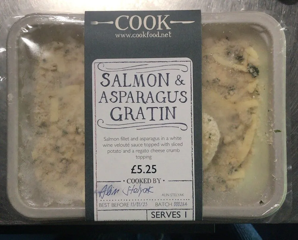 Salmon and asparagus gratin