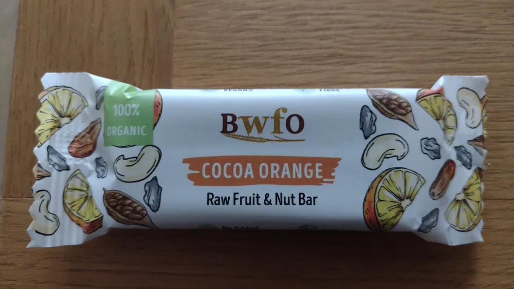 raw fruit and nut bar
