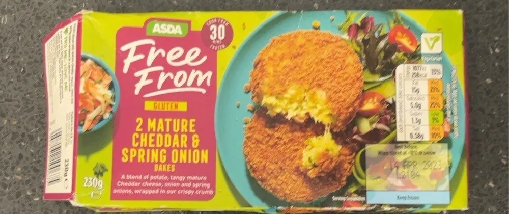2 Mature Cheddar & Spring Onion Bakes
