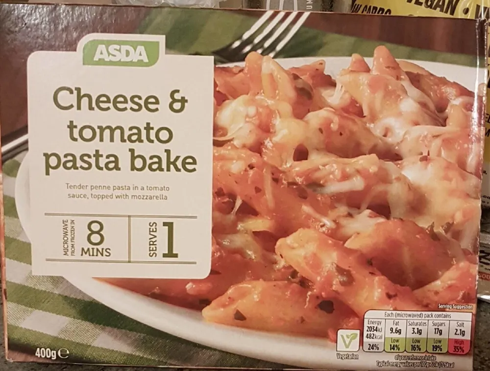 Cheese & tomato pasta bake