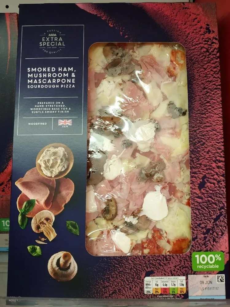 Smoked ham, mushroom & mascarpone pizza