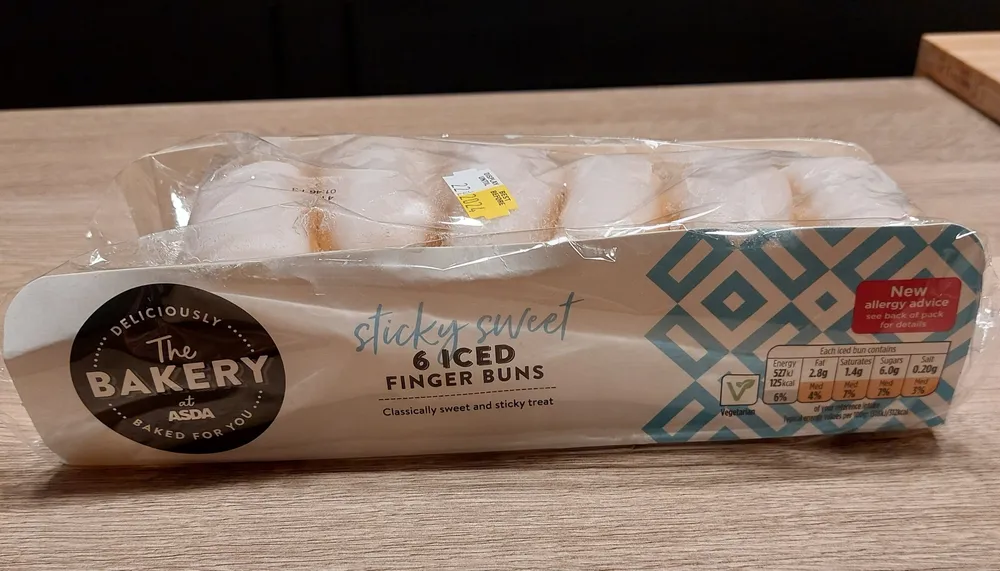 6 Iced Finger Buns