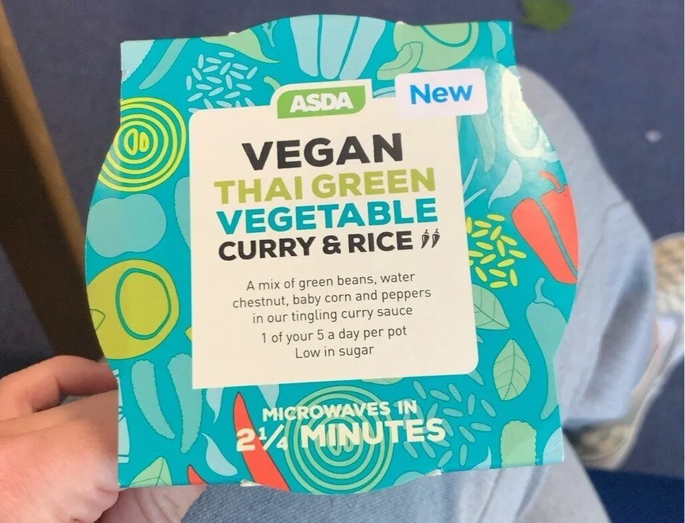 Vegan thai green vegatable curry and rice