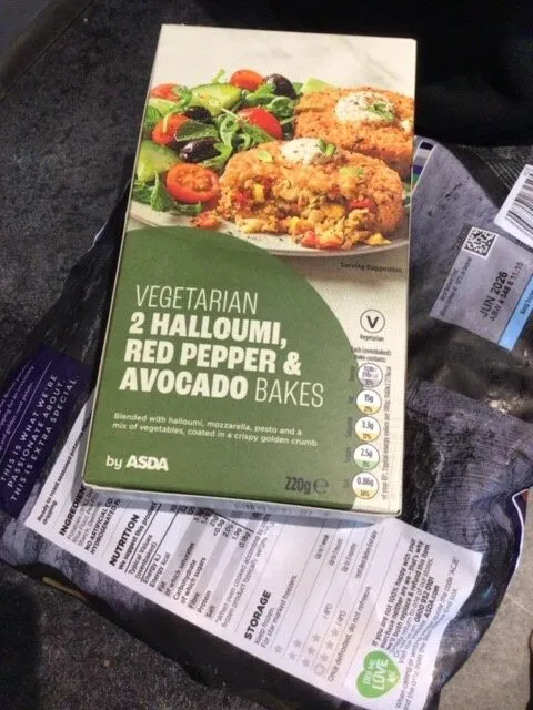2 halloumi red pepper & avocado