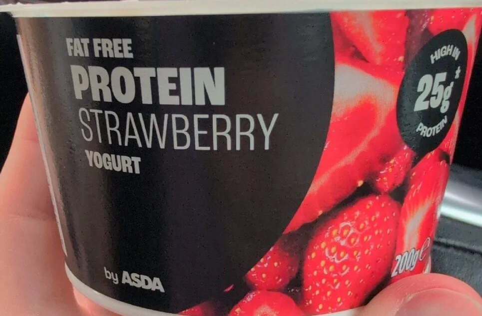 FAT FREE PROTEIN STRAWBERRY YOGURT HIGH 25 PROTEIN