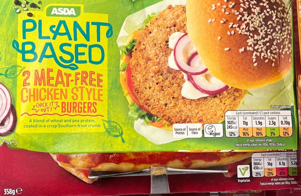 Meat-free chicken style burger
