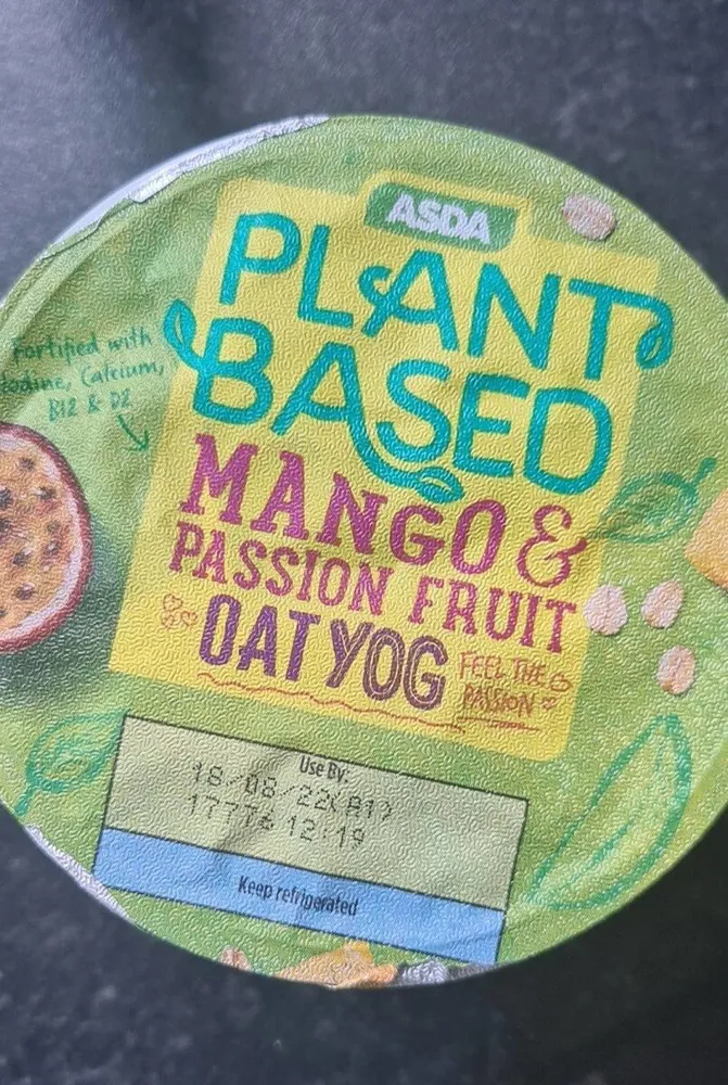 Plant Based Mango and Passion Oat Yog