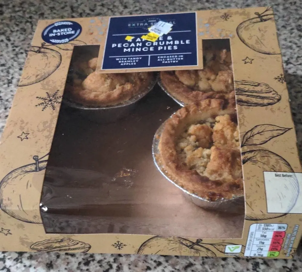 Apple and pecan crumble mine pies