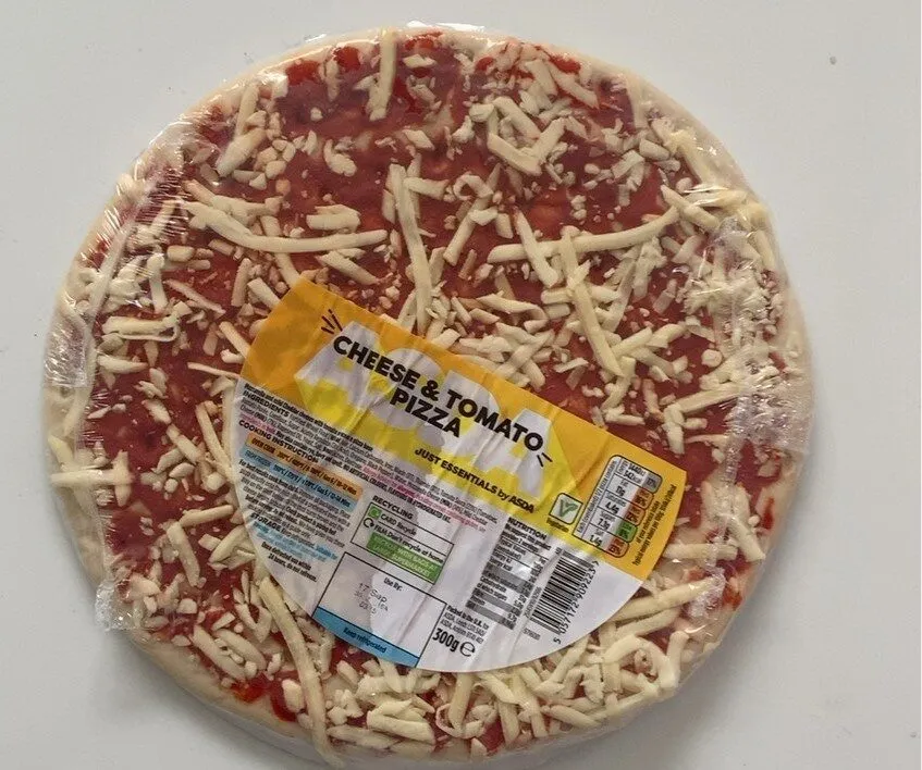 Cheese and tomato pizza