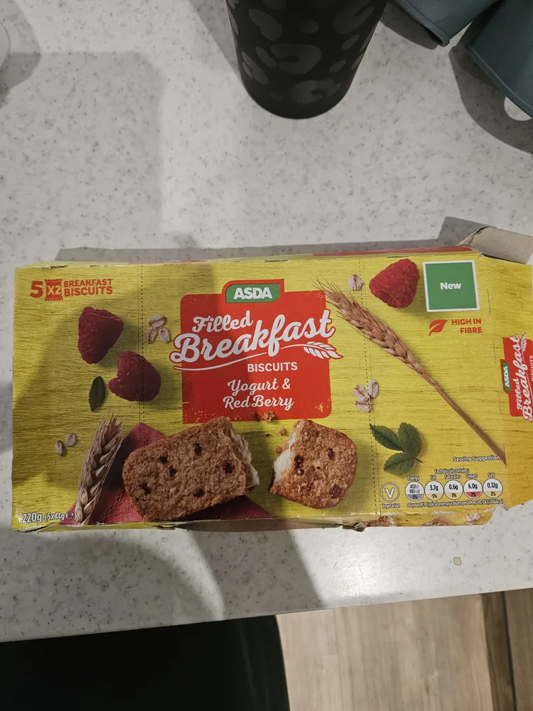 Filled Breakfast Biscuits Yoghurt & Berry