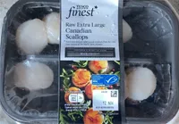 Raw extra large canadian scallops
