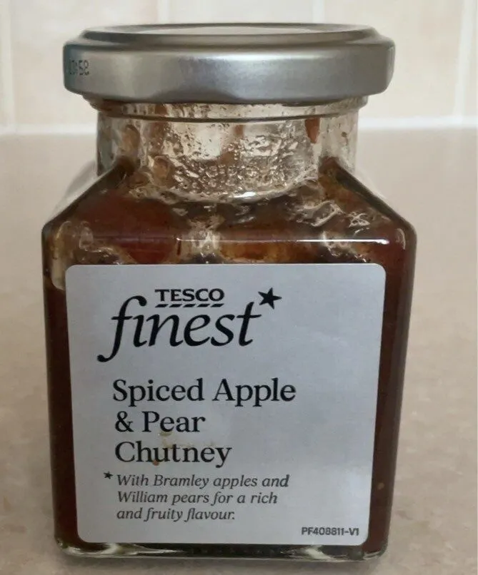 Spiced apple and pear chutney