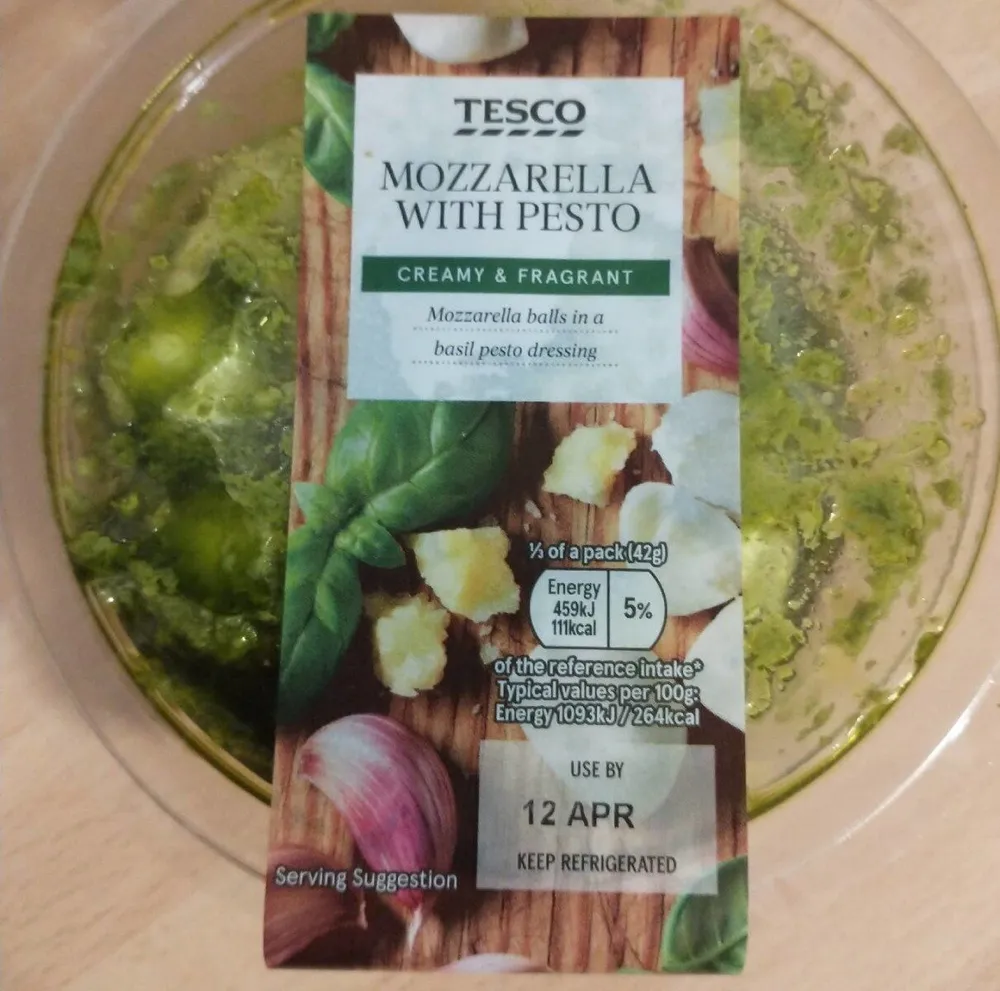 Mozzarella with pesto