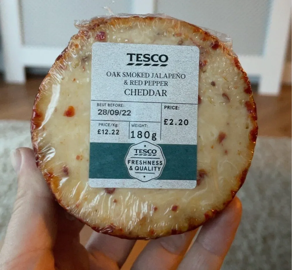 Oak smoked jalapeno&red peper cheddar