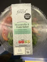 Mozzarella & Pesto Pasta Salad