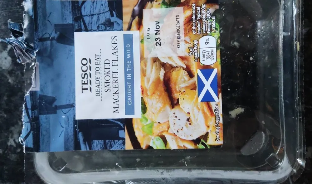 Smoked mackerel flakes