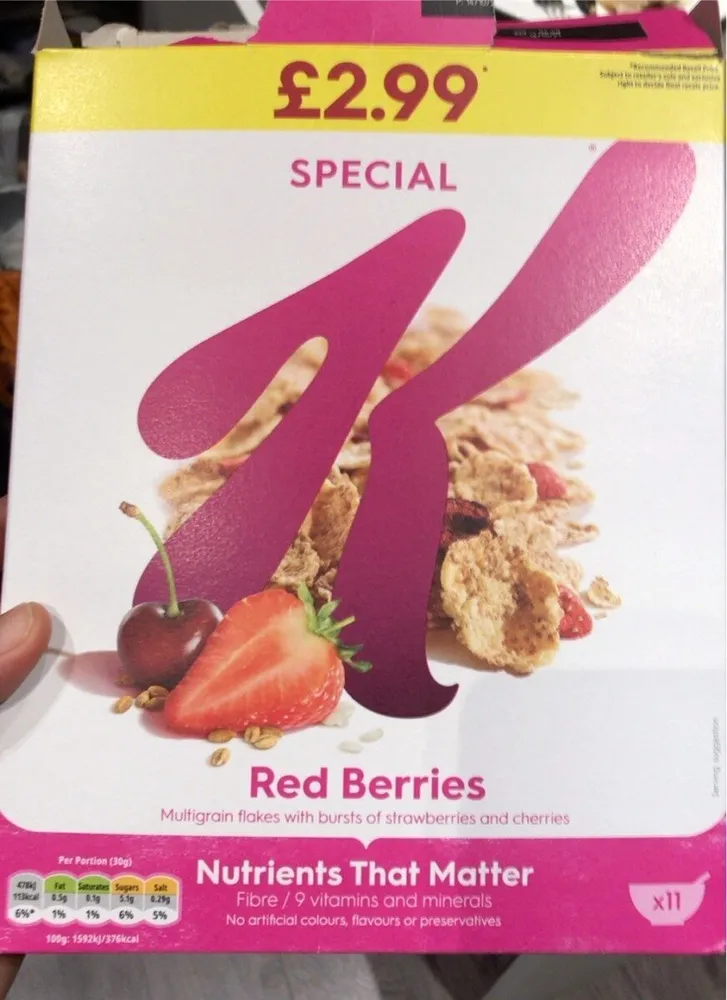 Multigrain flakes red berries