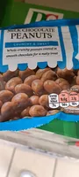 TESCO MILK CHOCOLATE PEANUTS CRUNCHY & SWEET Whole