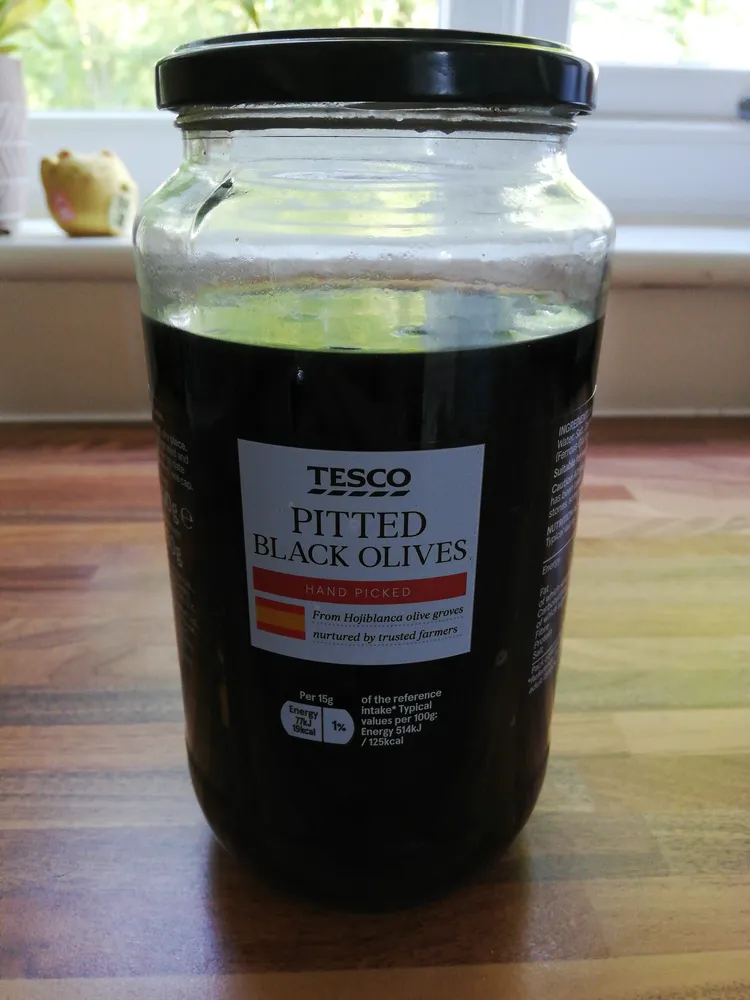 pitted black olives