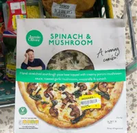 Spinach and mushroom pizza