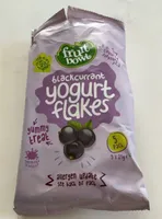 Blackcurrant yogurt flakes