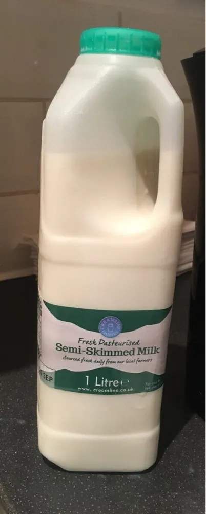 Fresh pasturised semi-skimmed milk