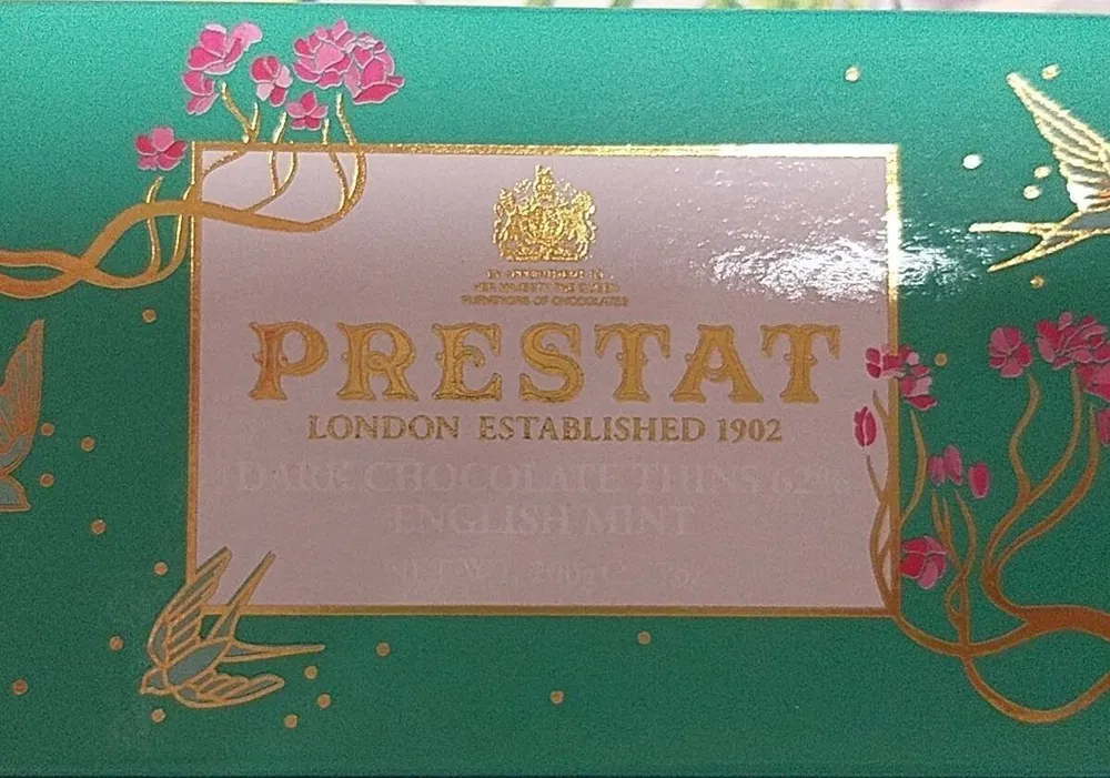 Sfoglie di cioccolato fondente con menta inglese