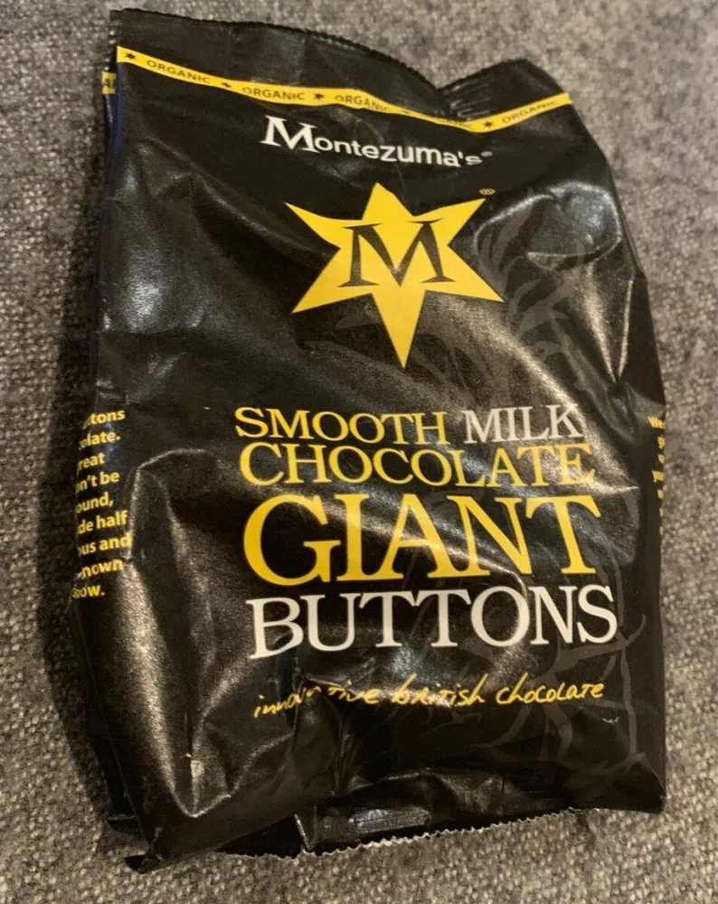 Smooth Milk chocolate giant buttons