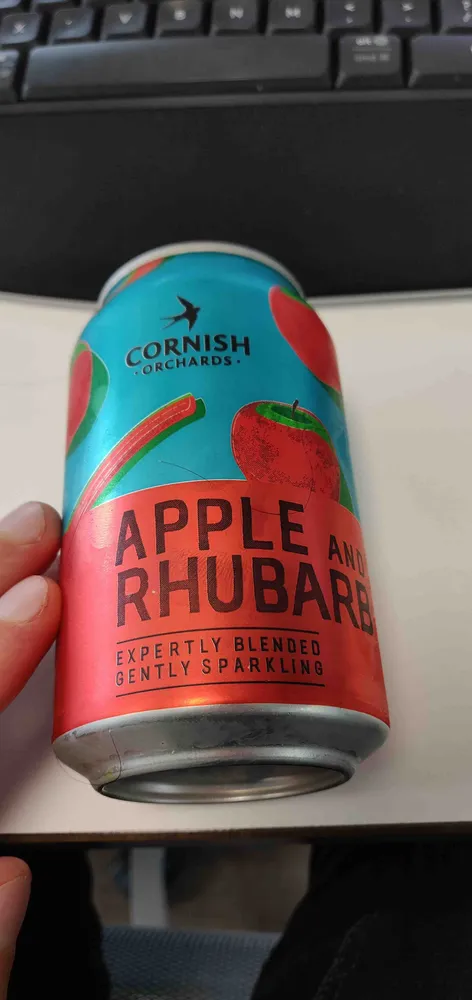 Apple and Rhubarb sparkling can