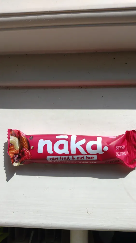 nākd raw fruit & nut bar