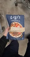 Lizis treacle and pecan granola