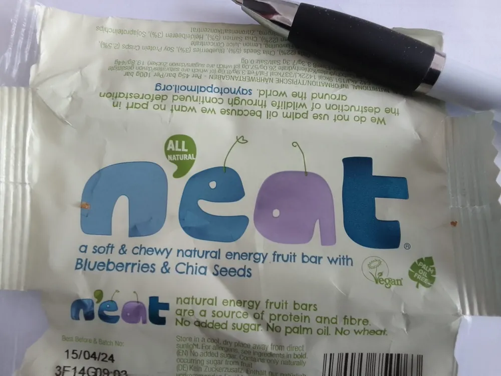 Blueberry & chia seeds fruit bar