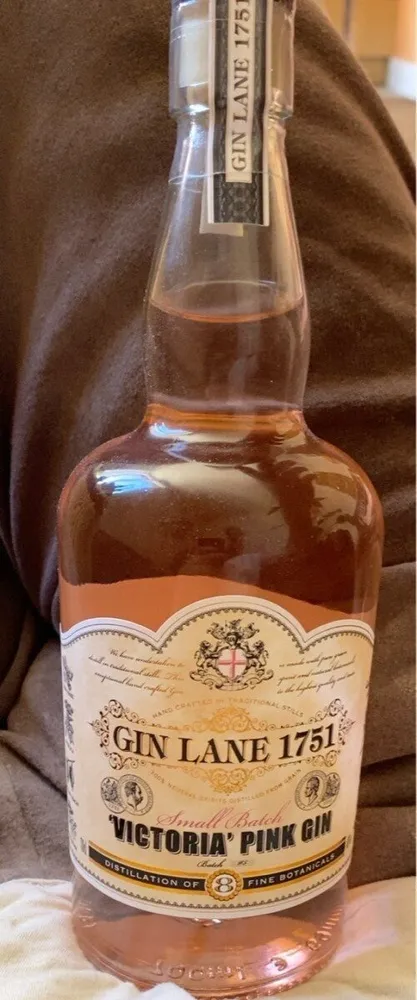 Victoria pink gin