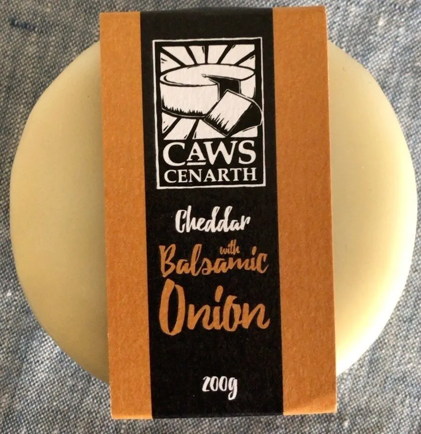 Cheddar with balsamic onion