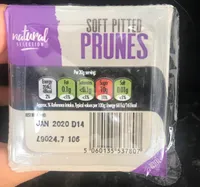 Soft pitted prunes