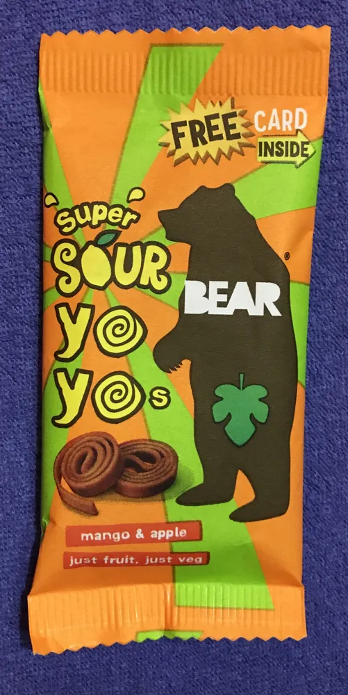 Super sour Yoyos kyselé ovocné pásky s příchutí manga a jablka
