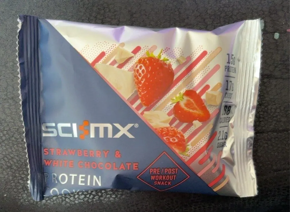 Strawberry & white chocolate protein cookie