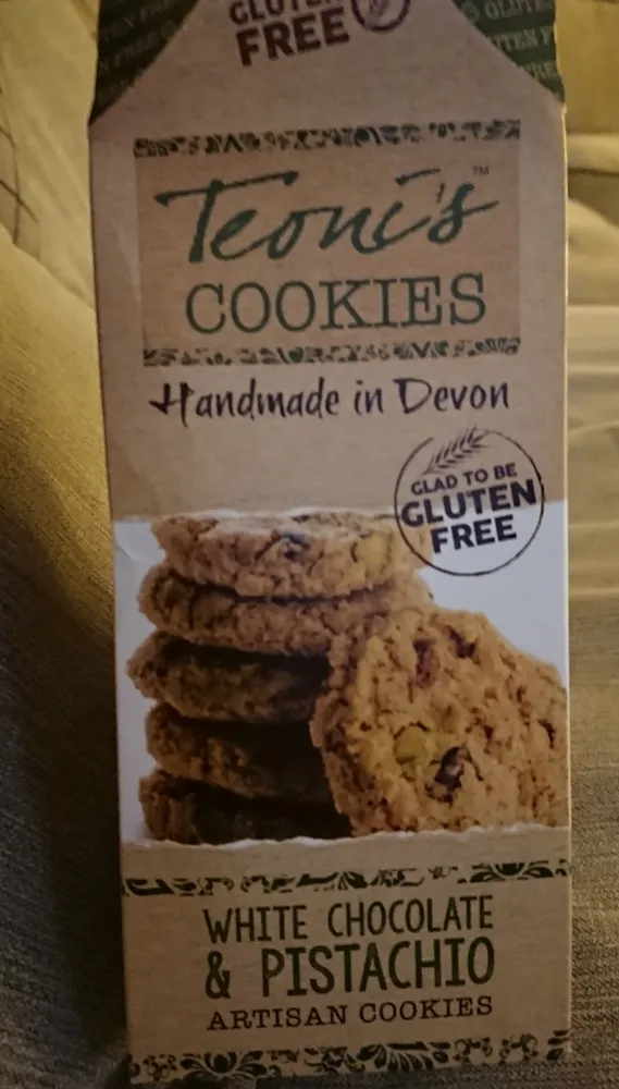 White Chocolate & Pistachio Cookie