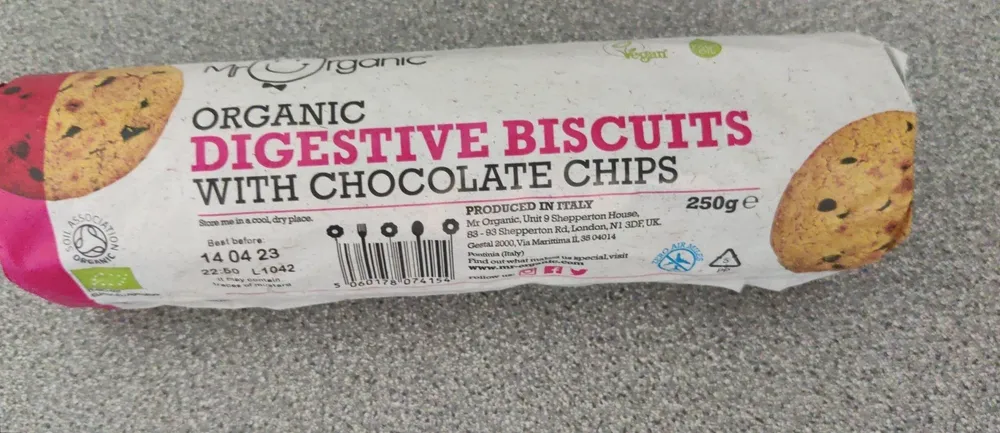 Digestive biscuits with chocolate chips